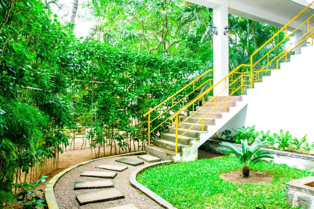 No Name Rest Hotell Unawatuna Exteriör bild