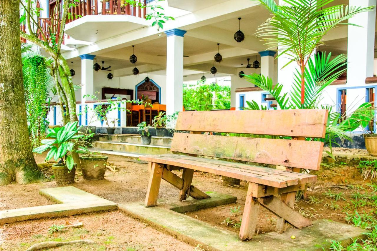 No Name Rest Hotell Unawatuna Exteriör bild