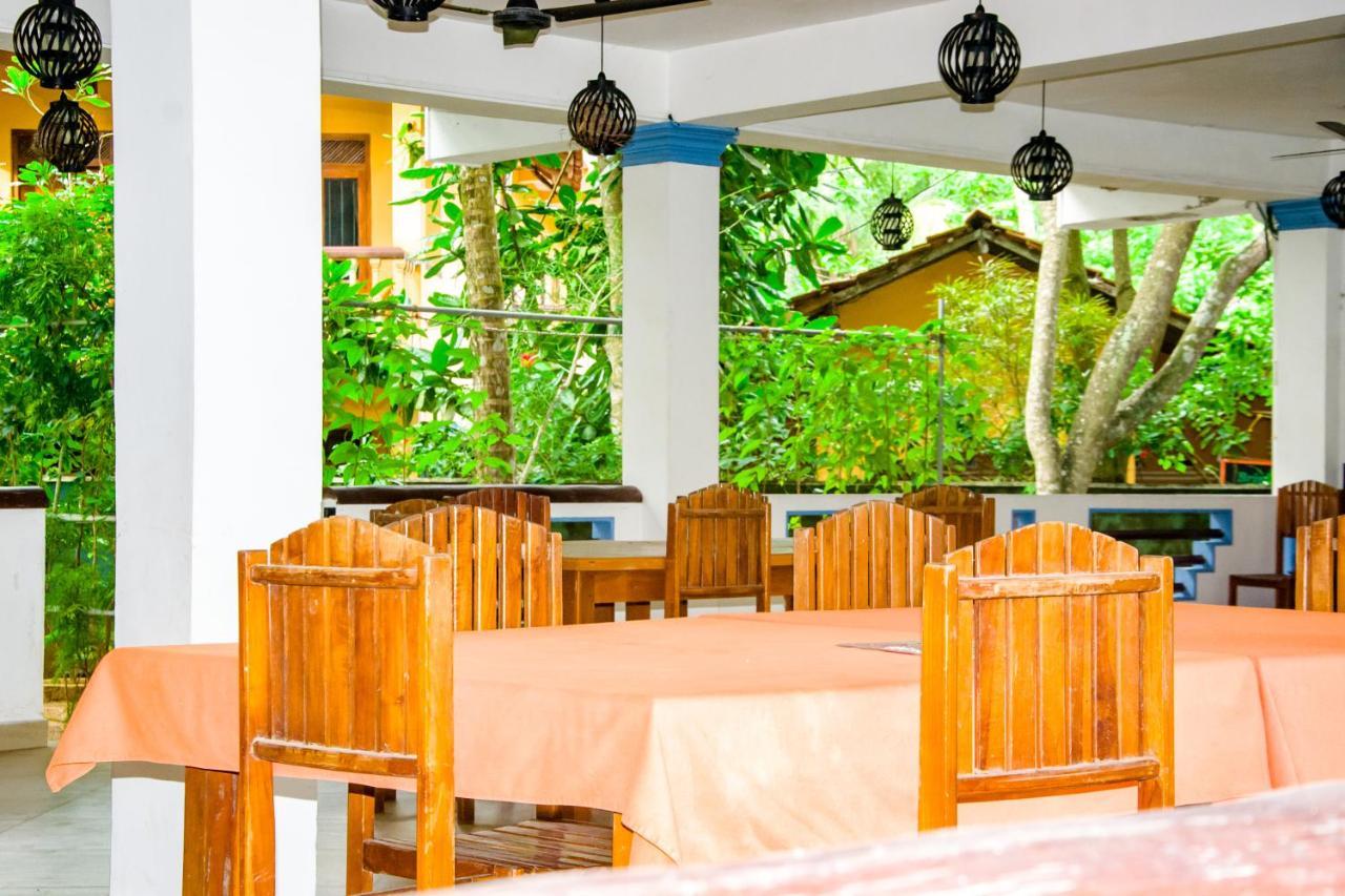 No Name Rest Hotell Unawatuna Exteriör bild